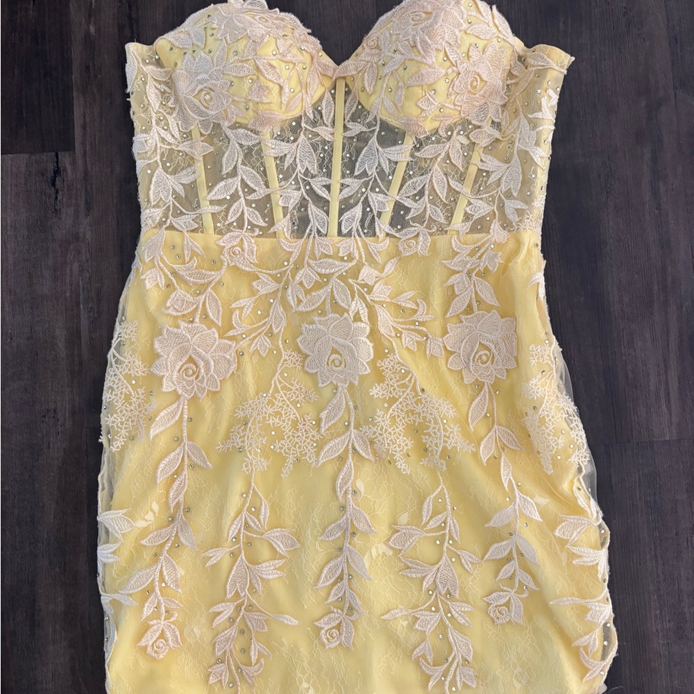 Elegant Lace Mini Dress in Yellow and Cream